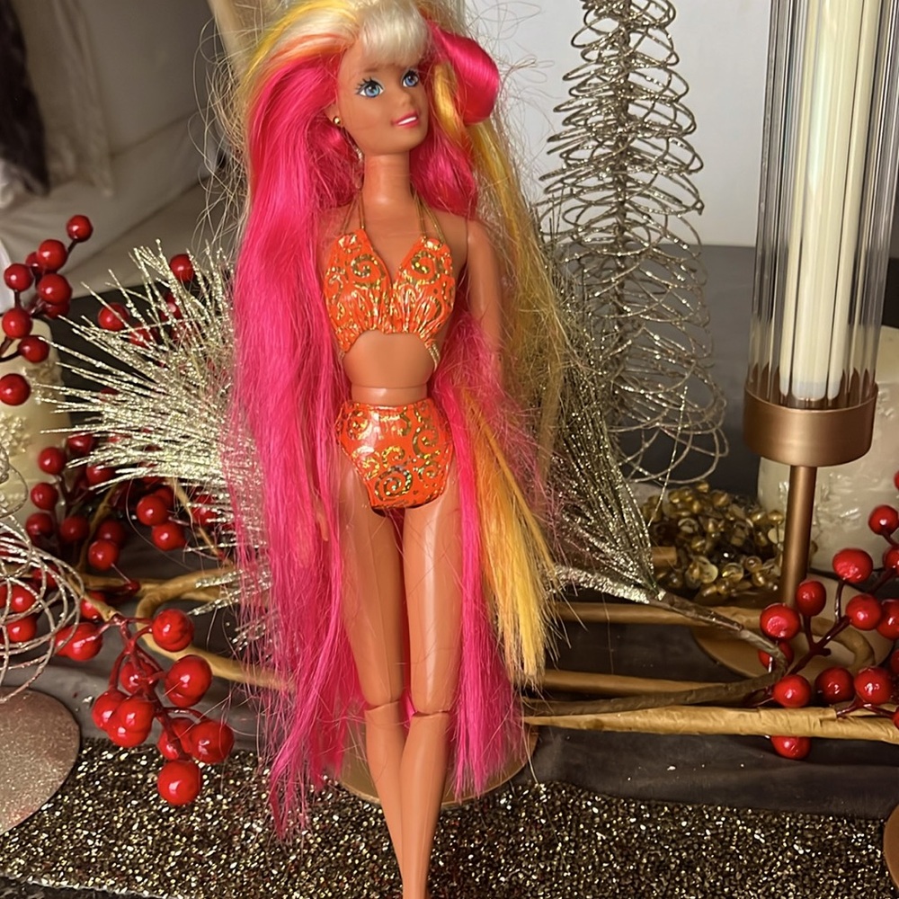 EUC Vintage 1996 Hula Hair Barbie 12” doll in bikini